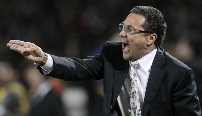 Su asistente Mauricio Copertino quedará a cargo del primer equipo del Vasco da Gama.