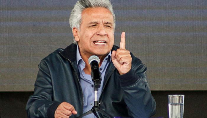 El presidente Moreno firmó un decreto en el que establece que la jornada laboral del 1 de mayo próximo será hasta las 12:30 para el sector público y privado.