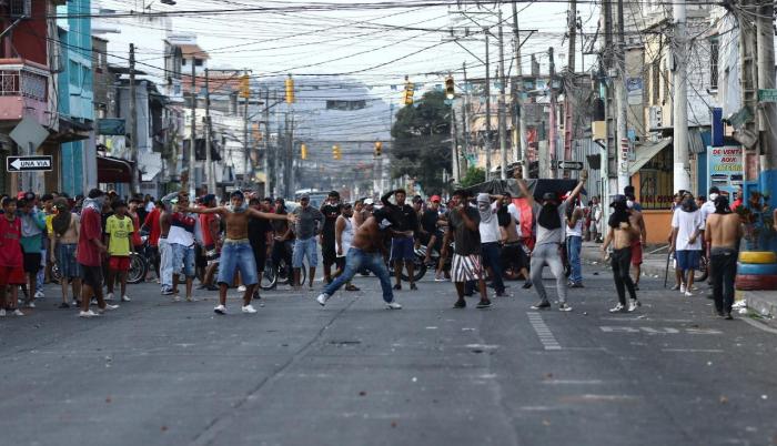 Saqueos y enfrentamiento realizados en Guayaquil el 3 de octubre de 2019.
