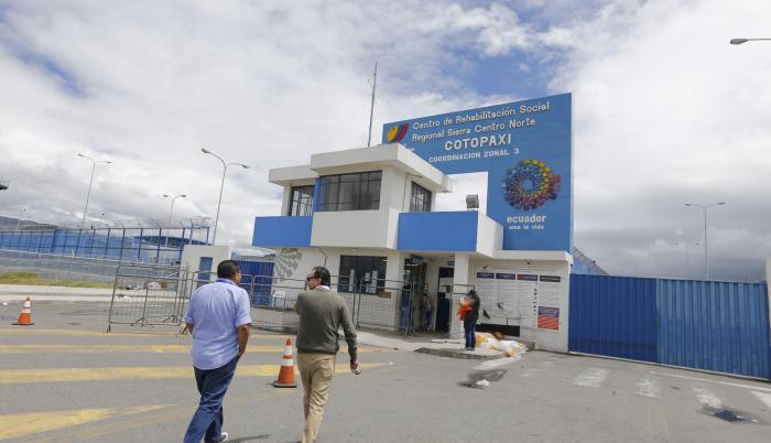 El venezolano fue atendido por médicos, quienes cosieron la herida con 11 puntos y fue chequeado en un hospital de Latacunga.