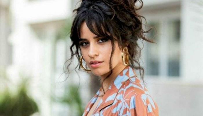 La joven cantante está envuelta en una polémica por los comentarios xenófobos que habría emitido en un blog cuando era adolescente.