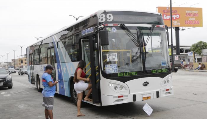 Autonomía. Cada bus eléctrico recorre diariamente unos 240 kilómetros (8 vueltas de 30 kilómetros).