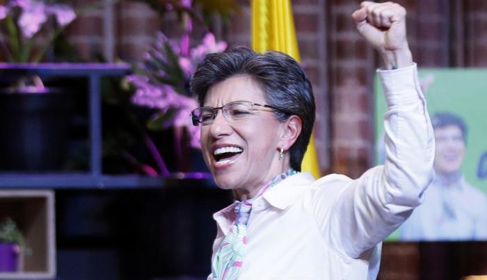 La candidata a la alcaldía de Bogotá por Alianza Verde, Claudia López, celebra su triunfo en las elecciones regionales este domingo, en Bogotá (Colombia).
