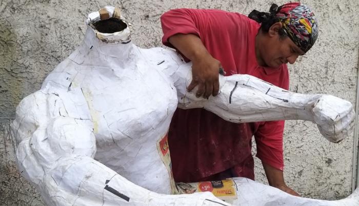 Los artesanos dijeron que si las personas piden el monigote, lo fabricarán y en tres días lo entregarán.
