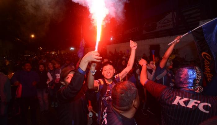 Los hinchas del cuadro rayado vivieron la final de la Copa Sudamericana en el estadio de Sangolquí y celebraron el título con caravana por las calles de la ciudad