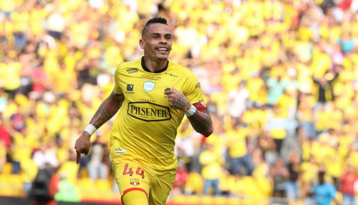 El club Torque de Uruguay, que era dueño del 50 % de los derechos deportivos de Jonatan Álvez, ha salido a reclamar un saldo pendiente.