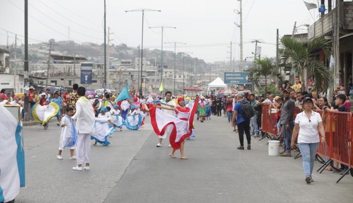 Moradores del sector disfrutaron del desfile que por primera vez se dio en la Casuarina.