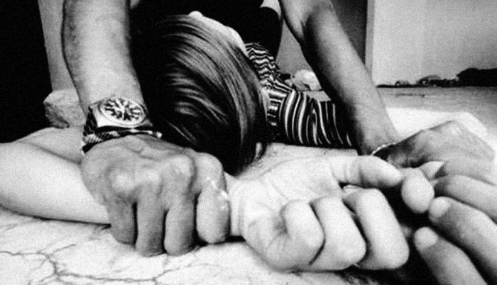 La joven quedó embarazada, producto de las violaciones.