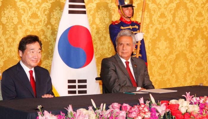 El presidente Lenín Moreno y el primer ministro de Corea del Sur, Lee Nak-Yeon suscribieron cinco acuerdos en materia diplomártica.