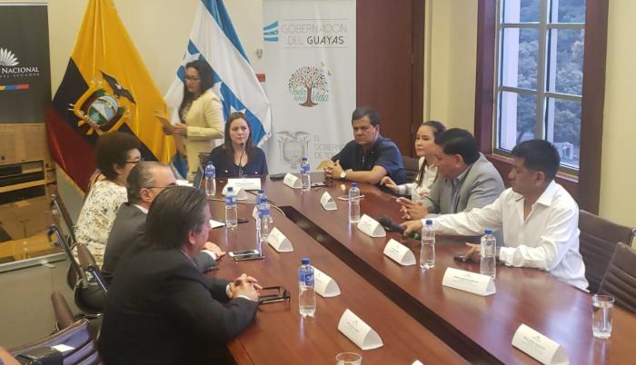 Miembros de la Comisión de Fiscalización, con la presidenta Johanna Cedeño a la cabeza.