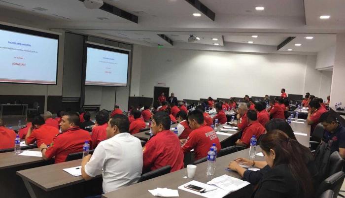 Asamblea Nacional de Bomberos del Ecuador en el auditorio de Posgrados de la Espol.