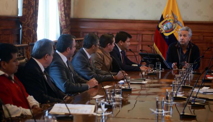 Último (y tardío) esfuerzo por buscar consensos: ayer Lenín Moreno se reunió con los jefes de todas las bancadas parlamentarias.