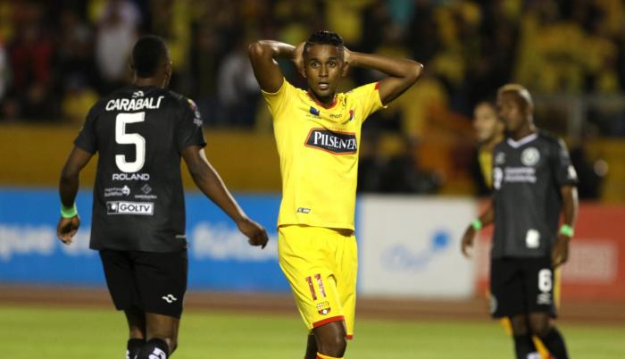 Fidel Martínez, jugador de Barcelona, en el encuentro con el América.