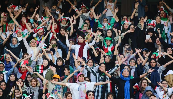 Por 40 años, a las mujeres iraníes se les prohibió ver partidos de fútbol masculino.