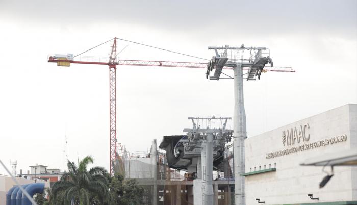 Moradores de los sectores aledaños a las estaciones de la aerovía sienten preocupación y angustia por el futuro de la vida comercial.