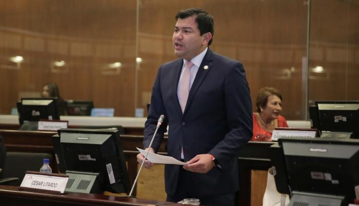 Los primeros 30 días de la Presidencia de César Litardo en la Asamblea Nacional han estado marcados más por la complejidad en la resolución de problemas y en consolidar acuerdos.