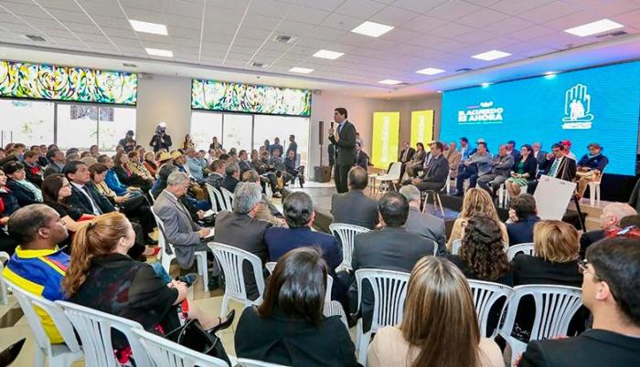 El vicepresidente de la República, Otto Sonnenholzner, estuvo presente en el Acuerdo Nacional por la Seguridad Social.