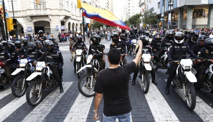 El lunes se registraron manifestaciones en la avenida 9 de Octubre, en el centro de Guayaquil.