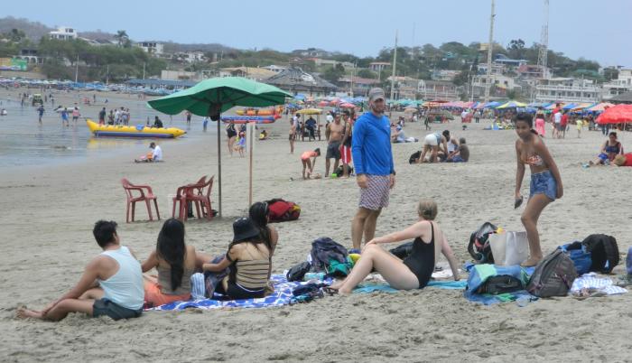 En el balneario de Villamil Playas se ven pocos turistas.