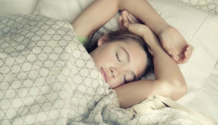 Los estudiantes que tomaron un siesta de cinco a siete veces a la semana mantuvieron mejor la atención en clase, y mayor capacidad de razonamiento no verbal y memoria espacial.