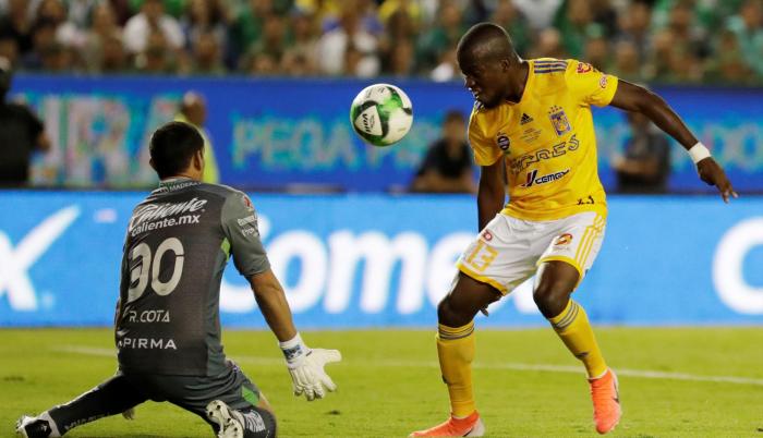Enner Valencia asegura que de momento no piensa salir de Tigres.