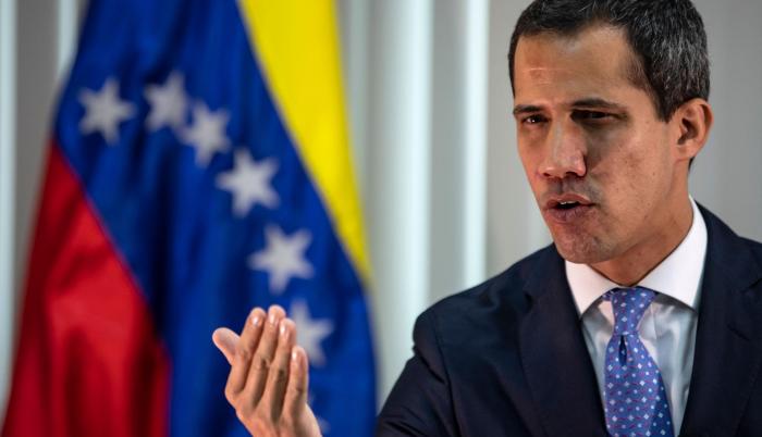 El líder opositor venezolano, Juan Guaidó, ofrece una entrevista en donde menciona que están logrando un cambio en Venezuela.