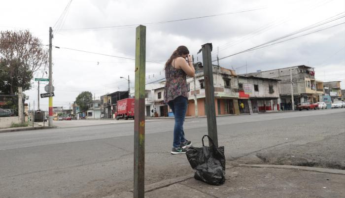 Secuela. A lo largo de la calle García Goyena, en el suroeste, se evidencia la sustracción de tachos de basura.