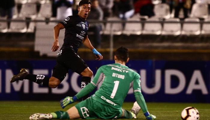 Alan Franco abrió la cuenta para los negriazules.