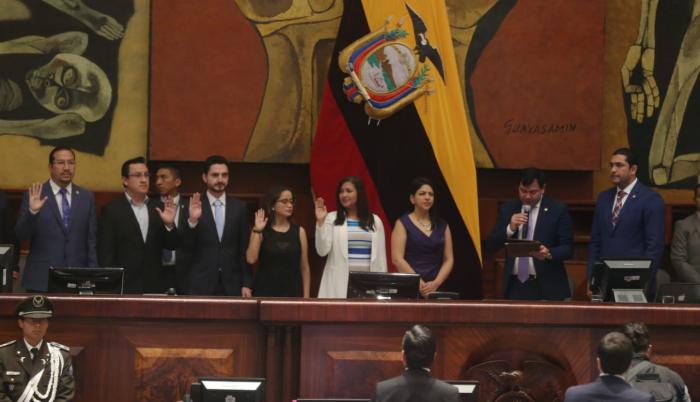 La Asamblea Nacional posesiona a siete funcionarios al CPCCS.