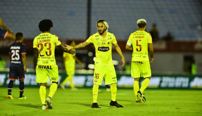 La Conmebol dictaminó su eliminación en la fase de grupos de la Libertadores, debido a la inscripción tardía de Pérez.