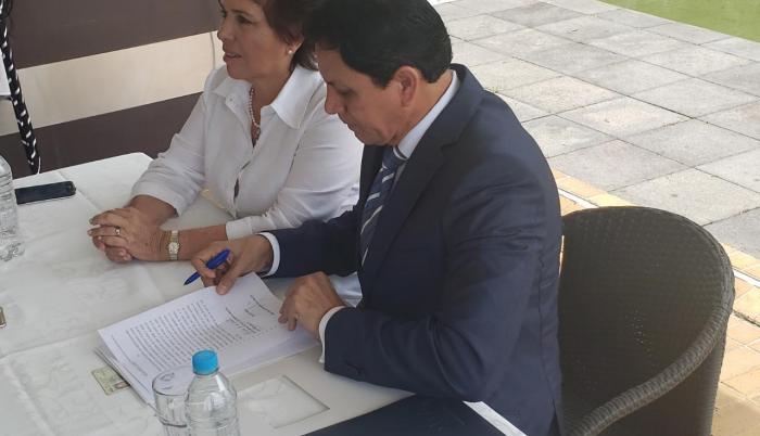La aspirante cuestionó la propuesta de un candidato a la Prefectura que, en caso de llegar a la institución, cerrará por 60 días la dependencia para iniciar un proceso de fiscalización.