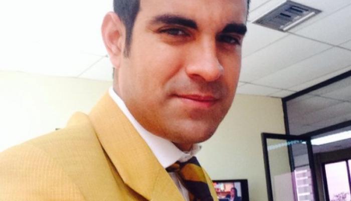 El periodista, quien luchó contra el cáncer, tenía planeado llegar hoy a Ecuador desde España. ‘Panas’ como Denisse Molina planean recibirlo.