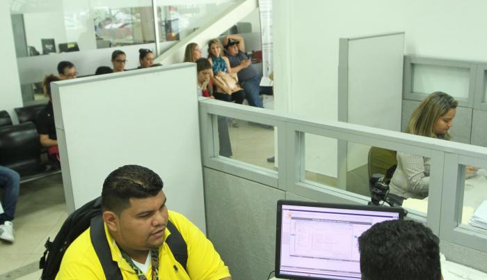 Situación. Quienes lograron un cupo en dos meses dicen sentirse afortunados. Muchos deberán esperar.