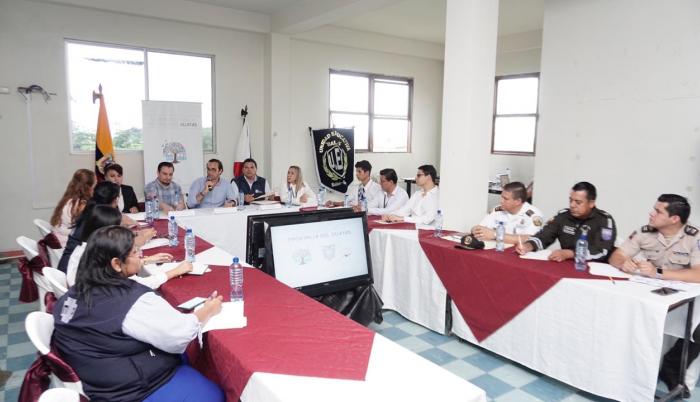 El gobernador del Guayas, Pedro Pablo Duart, definirá posibles soluciones frente a varios problemas en los planteles del cantón Balao.