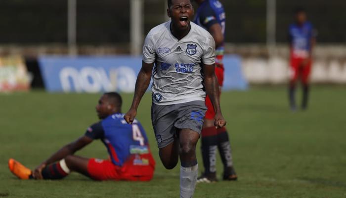 El Loco Cortez anotó el 0-2 de la victoria azul.