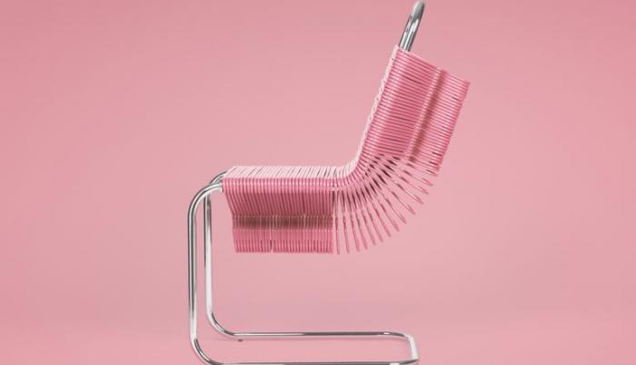 Cerca de 80 ganchos entran en esta novedosa silla.