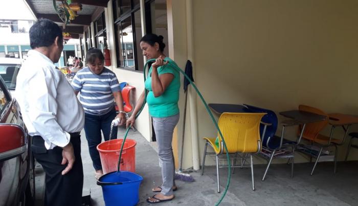 Las clases en la Escuela de Educación Básica Fiscomisional Esteban Cordero Borrero, donde se registró el caso de meningitis, ya fueron restablecidas. (Martha Torres / Extra)