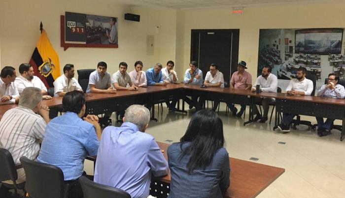 El vicepresidente Otto Sonnenholzner se reunió con diferentes organizaciones sociales para dialogar sobre el fortalecimiento productivo del país.