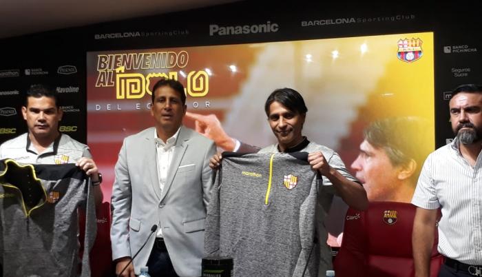 Silva fue presentado en el estadio Monumental.