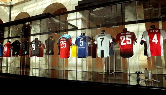 La camiseta de Antonio Valencia forma parte de los cinco mil objetos que presentará Legends.