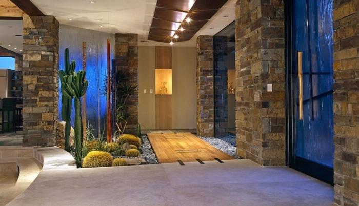 No son recomendables las plantas con flores dentro de la vivienda, mejor siémbrelas en su jardín de exteriores.