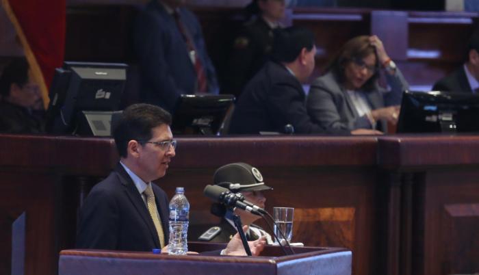Réplica. Diego García volvió a tomar la palabra ayer, esta vez para responder las acusaciones de Mae Montaño. En lugar de eso, repitió sus argumentos.