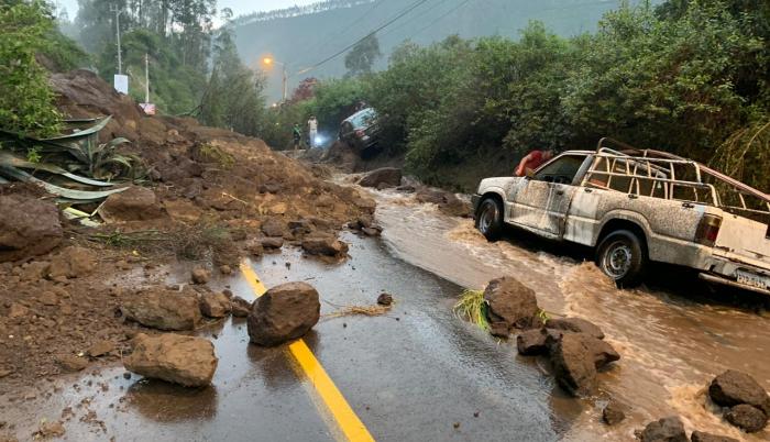 Las lluvias causaron un deslizamiento de tierra en la zona.