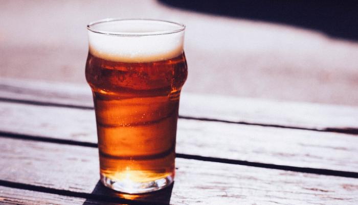 Impuesto. En el 2018, la recaudación del ICE interno de bebidas alcohólicas y cervezas fue más de $ 800 millones, de los cuales CN representó el 80 %.