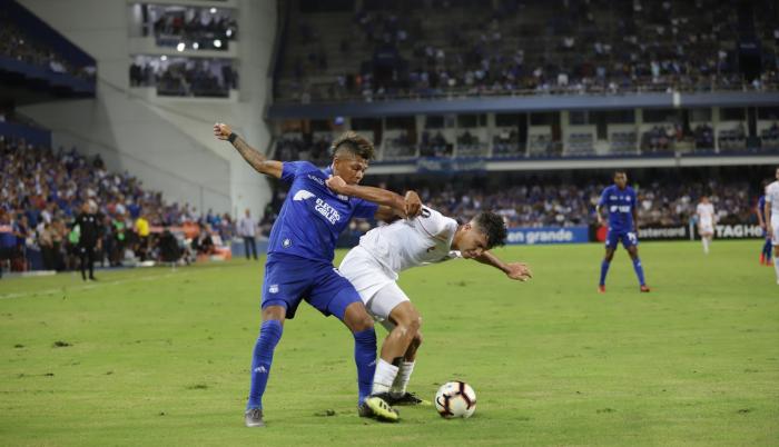 Emelec concedió un empate la noche del jueves 11, en el Capwell, ante Deportivo Lara.