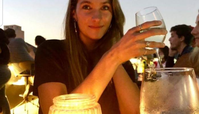 Fiona Viotti, exprofesora de un colegio sudafricano enfrenta cargos por haber mantenido relaciones sexuales con sus alumnos.