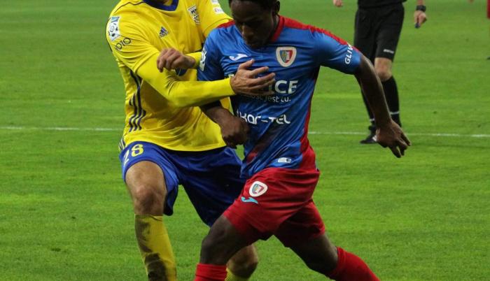 Imagen referencial. Joel Valencia, delantero ecuatoriano del Piast Gliwice de Polonia.