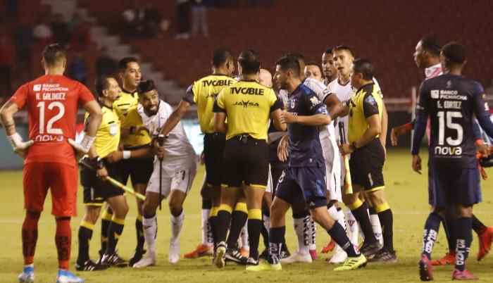 El partido entre Liga de Quito y Universidad Católica se realizó en el estadio Rodrigo Paz Delgado.