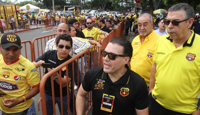 Alfaro agradeció a los socios en su llegada y estadía en el Monumental.