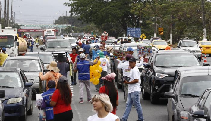 Más de 4.000 automotores registra el peaje del km 24 de la vía a la costa.